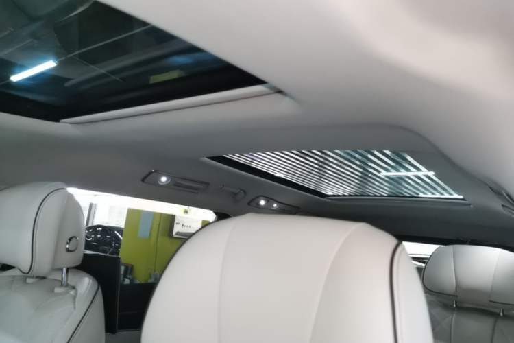 Used Denza D9 2024 DM-i 980 Four-Wheel Drive Prestige Model Headliner