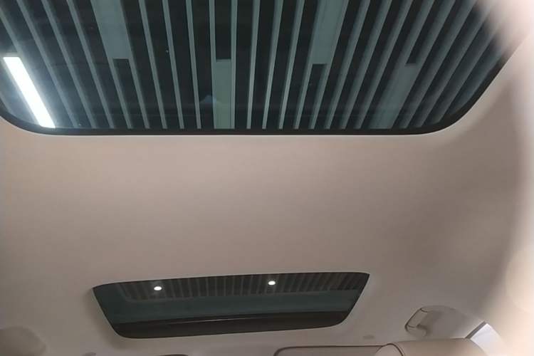 Used Denza D9 2024 DM-i 970 Luxury Model Headliner