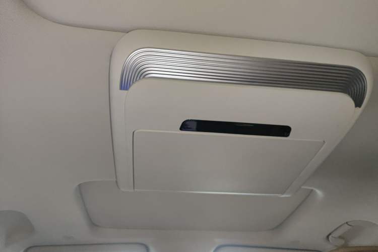 Used Denza D9 2024 DM-i 980 Four-Wheel Drive Prestige Model Headliner