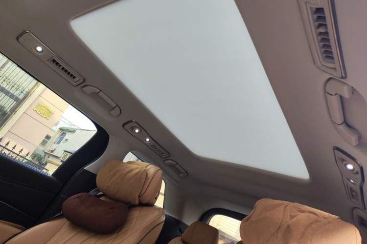 Used Denza D9 2024 DM-i 980 Four-Wheel Drive Prestige Model Headliner