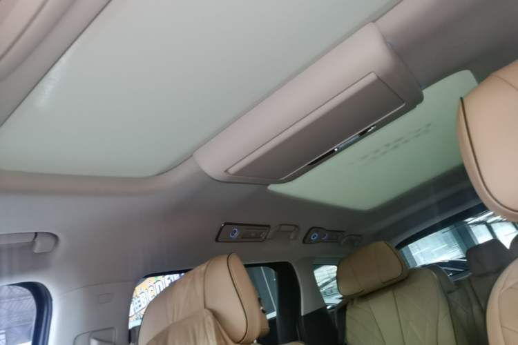 Used Denza D9 2024 DM-i 980 Four-Wheel Drive Prestige Model Headliner