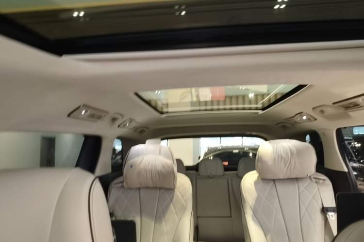 Used Denza D9 2024 DM-i 980 Four-Wheel Drive Prestige Model Headliner