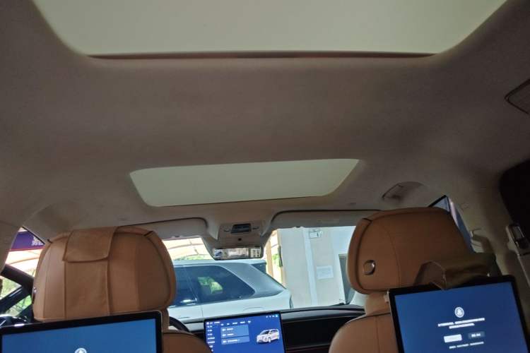 Used Denza D9 2024 DM-i 980 Four-Wheel Drive Flagship Model Headliner