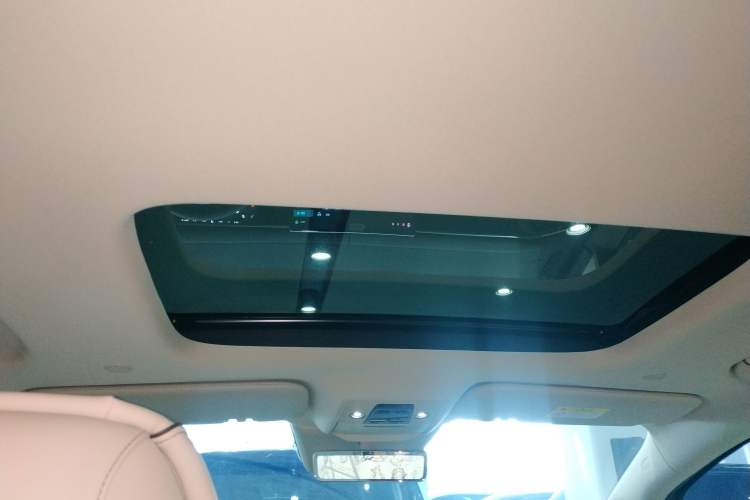Used Denza D9 2024 DM-i 980 Four-Wheel Drive Prestige Model Headliner