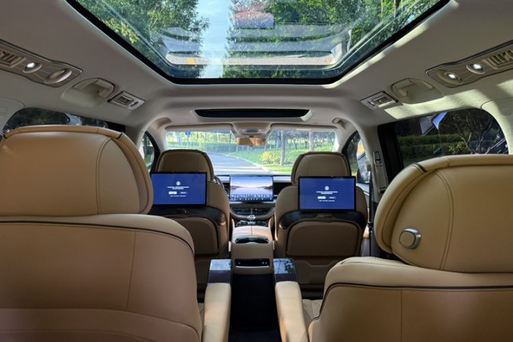 Used Denza D9 2024 DM-i 980 Four-Wheel Drive Prestige Model Headliner