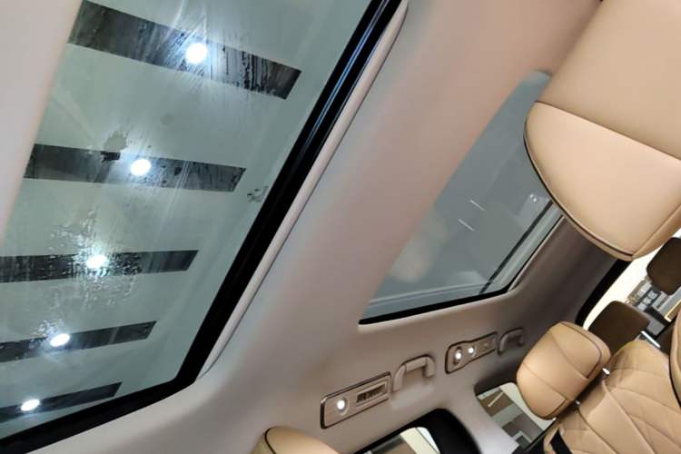 Used Denza D9 2024 DM-i 1050 Luxury Model Headliner