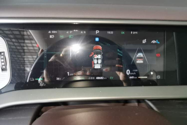 Used Denza D9 2024 DM-i 980 Four-Wheel Drive Flagship Model Instrument Cluster