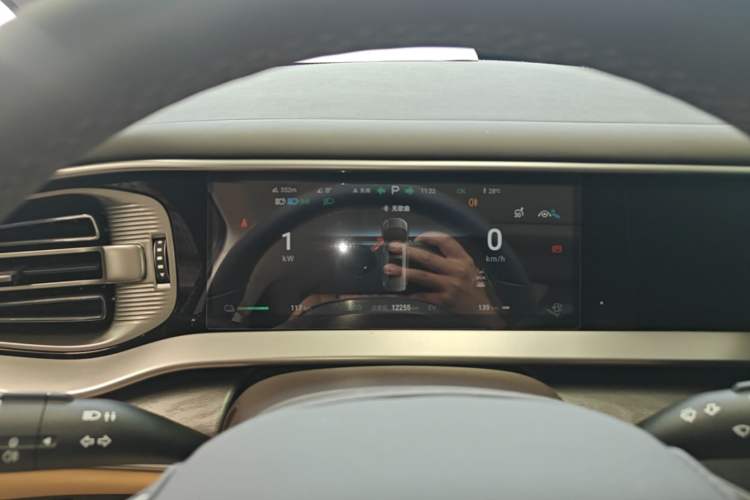 Used Denza D9 2024 DM-i 1050 Luxury Model Instrument Cluster