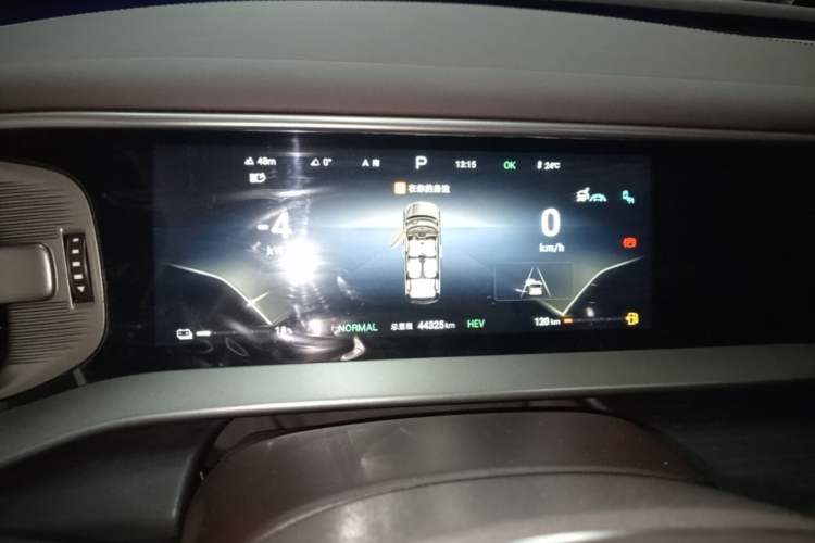 Used Denza D9 2024 DM-i 980 Four-Wheel Drive Prestige Model Instrument Cluster
