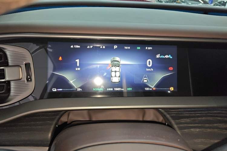 Used Denza D9 2024 DM-i 980 Four-Wheel Drive Prestige Model Instrument Cluster