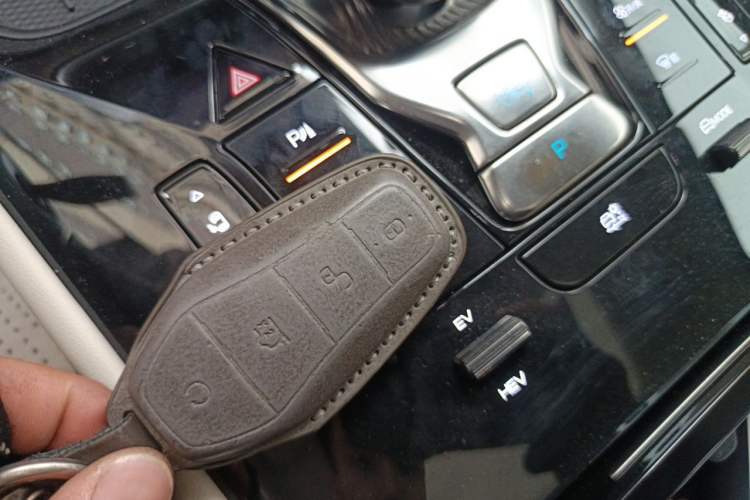 Used Denza D9 2024 DM-i 980 Four-Wheel Drive Prestige Model Interior 1
