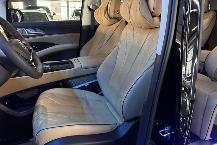 Used Denza D9 2024 DM-i 980 Four-Wheel Drive Prestige Model Interior 1