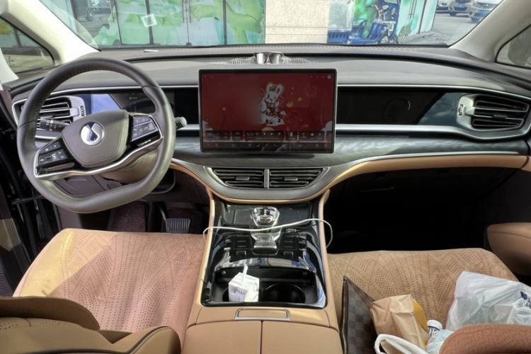 Used Denza D9 2024 DM-i 1050 Luxury Model Interior 1