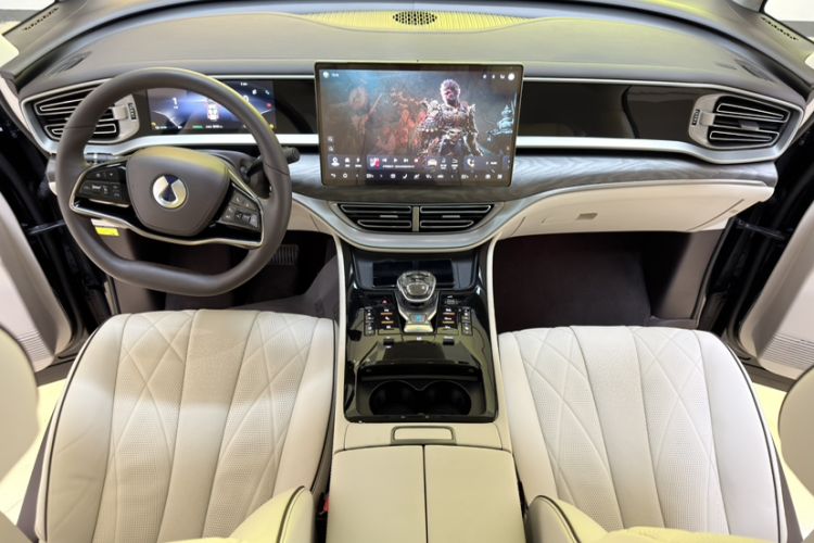 Used Denza D9 2024 DM-i 1050 Luxury Model Interior 1