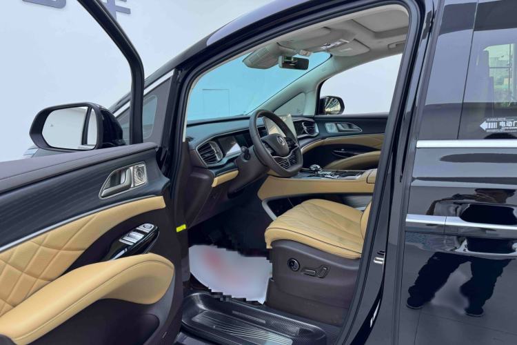 Used Denza D9 2024 DM-i 980 Four-Wheel Drive Flagship Model Interior 1