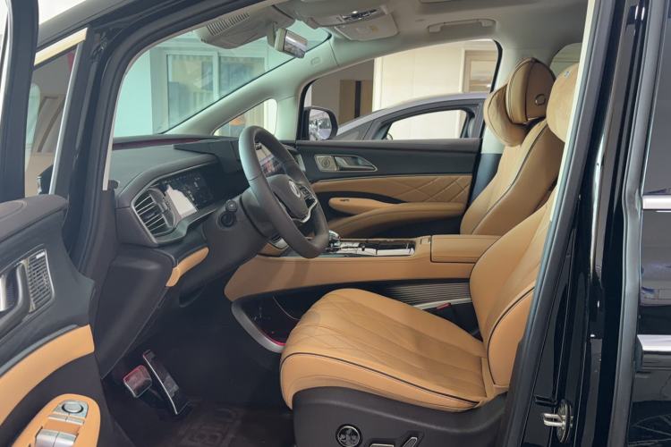 Used Denza D9 2024 DM-i 980 Four-Wheel Drive Prestige Model Interior 1