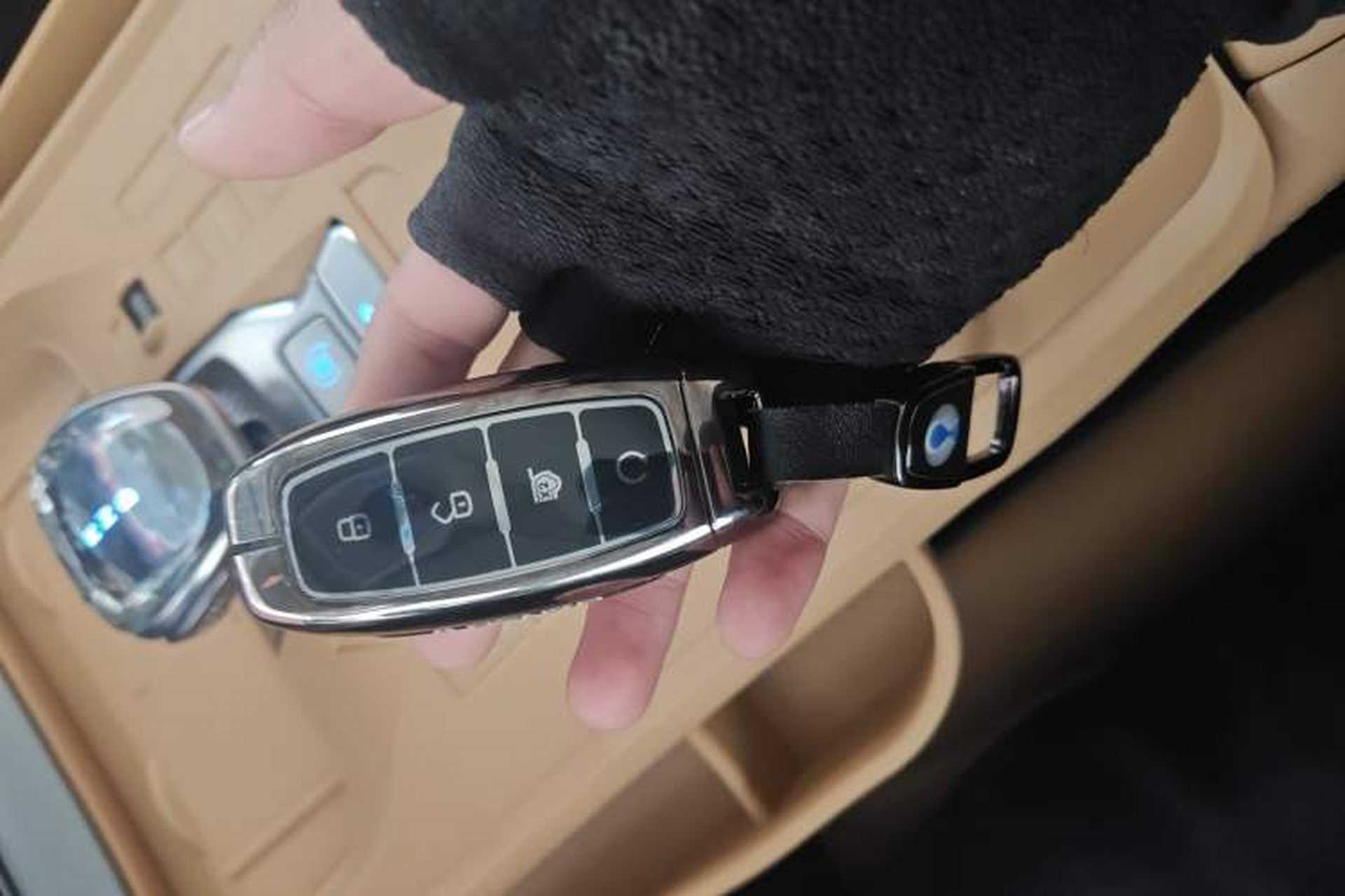 Used Denza D9 2024 DM-i 980 Four-Wheel Drive Prestige Model Interior 1