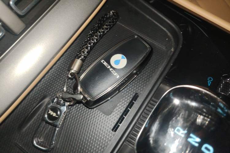 Used Denza D9 2024 DM-i 1050 Luxury Model Interior 1