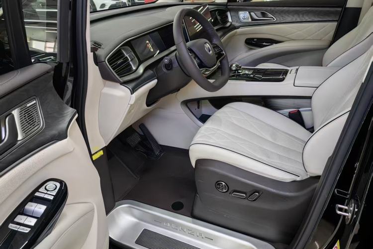 Used Denza D9 2024 DM-i 1050 Luxury Model Interior 1