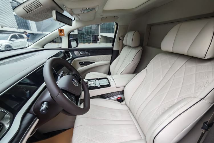 Used Denza D9 2024 PIONEER Four-Seat Pioneer Edition Interior 12