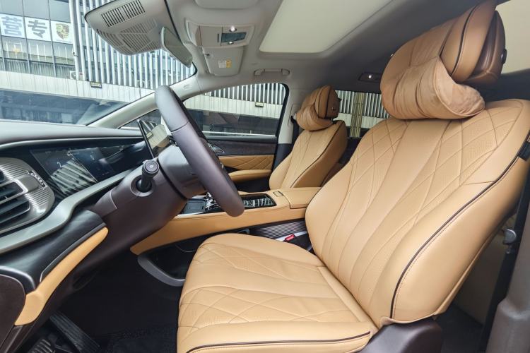 Used Denza D9 2024 DM-i 980 Four-Wheel Drive Prestige Model Interior 12