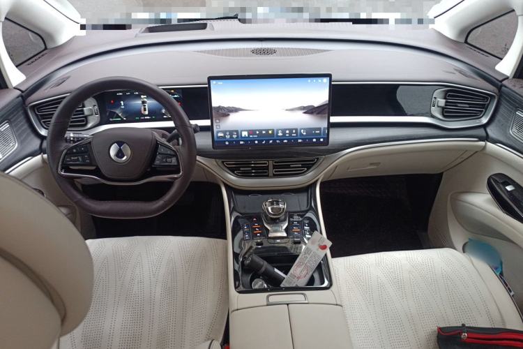 Used Denza D9 2024 DM-i 980 Four-Wheel Drive Prestige Model Interior 2