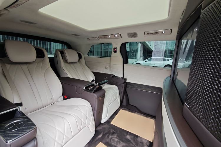 Used Denza D9 2024 PIONEER Four-Seat Pioneer Edition Interior 2