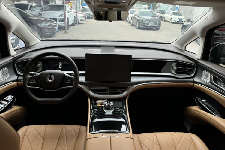Used Denza D9 2024 DM-i 1050 Luxury Model Interior 2