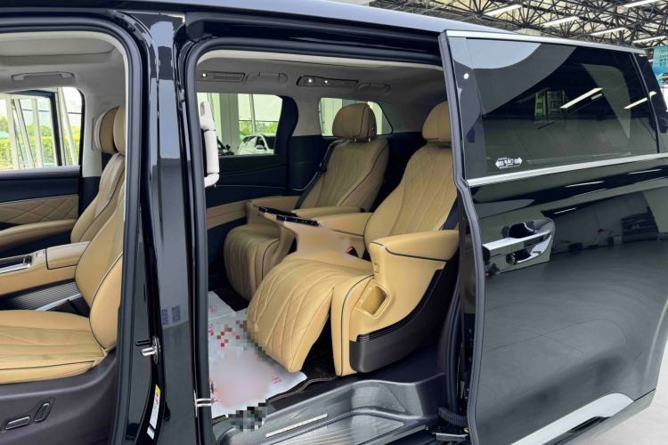 Used Denza D9 2024 DM-i 980 Four-Wheel Drive Flagship Model Interior 2