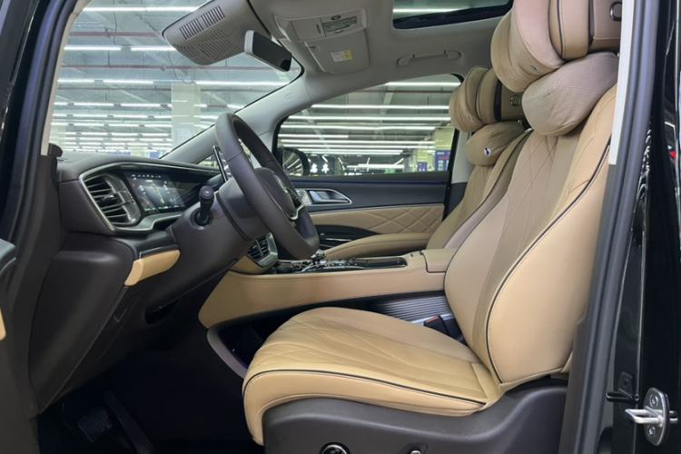 Used Denza D9 2024 DM-i 980 Four-Wheel Drive Prestige Model Interior 2