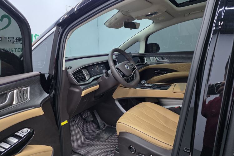 Used Denza D9 2024 DM-i 980 Four-Wheel Drive Prestige Model Interior 2