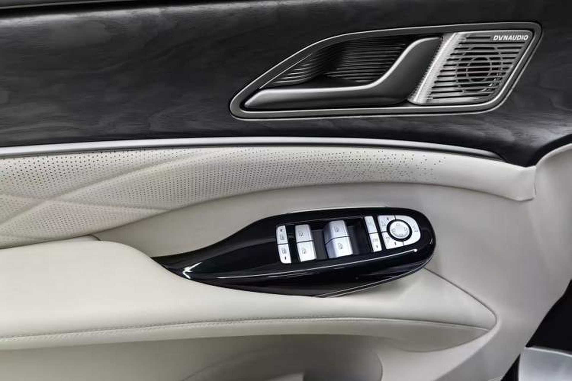 Used Denza D9 2024 DM-i 1050 Luxury Model Interior 2