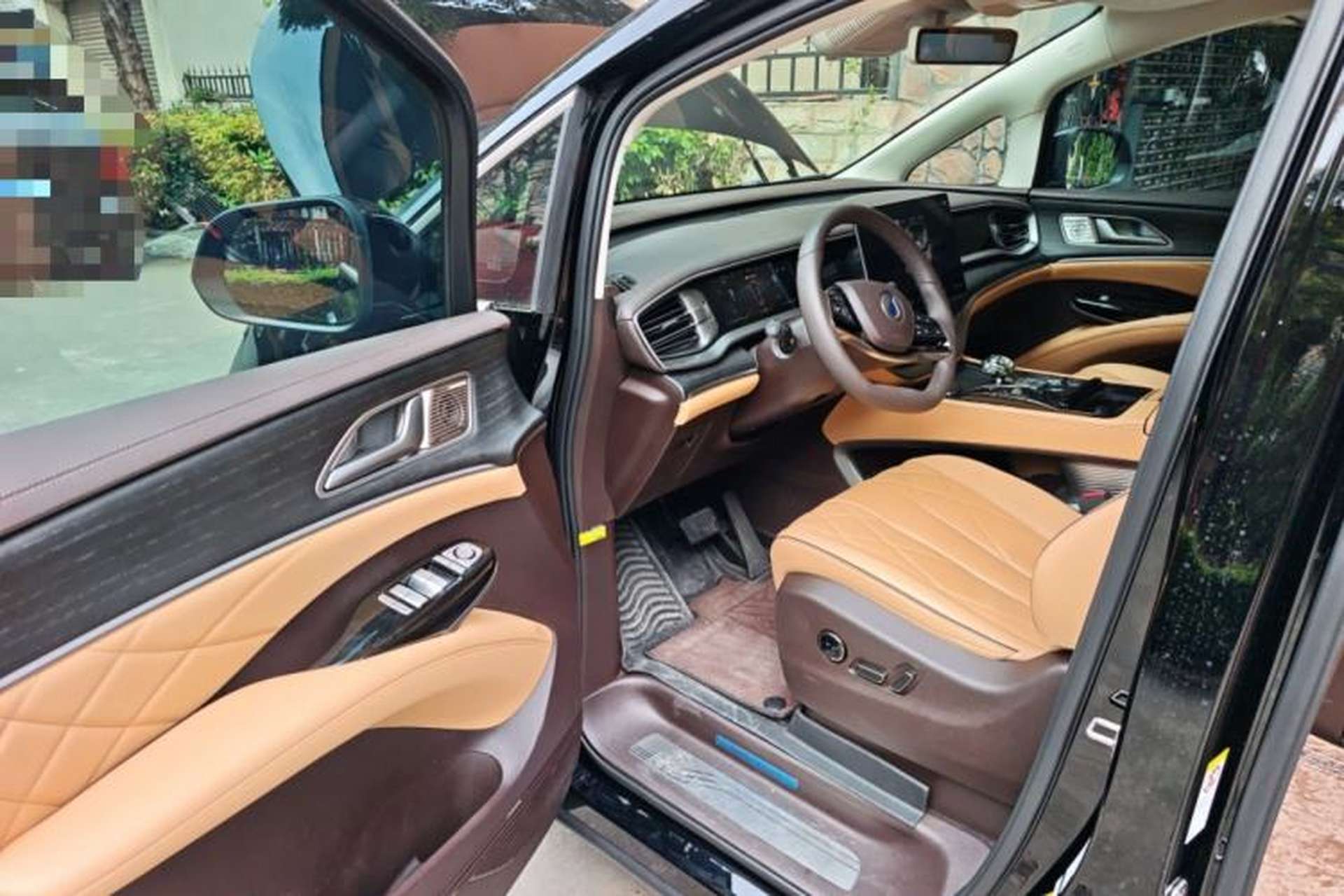 Used Denza D9 2024 DM-i 980 Four-Wheel Drive Prestige Model Interior 3