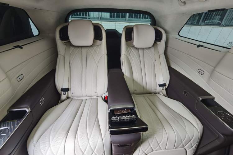 Used Denza D9 2024 PIONEER Four-Seat Pioneer Edition Interior 3