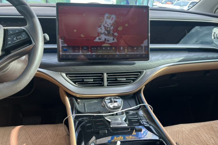Used Denza D9 2024 DM-i 1050 Luxury Model Interior 3