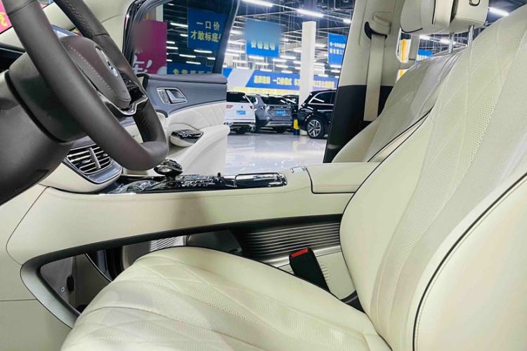 Used Denza D9 2024 DM-i 980 Four-Wheel Drive Prestige Model Interior 3