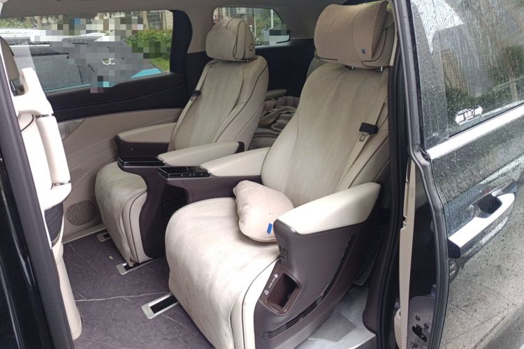 Used Denza D9 2024 DM-i 980 Four-Wheel Drive Prestige Model Interior 4