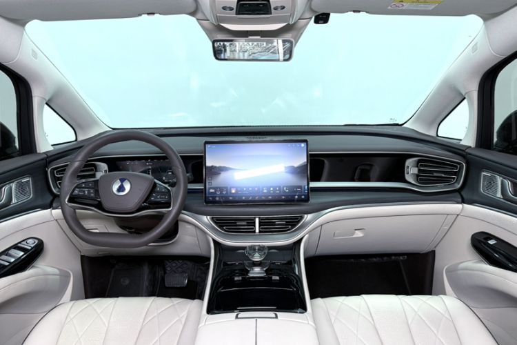 Used Denza D9 2024 DM-i 980 Four-Wheel Drive Prestige Model Interior 4