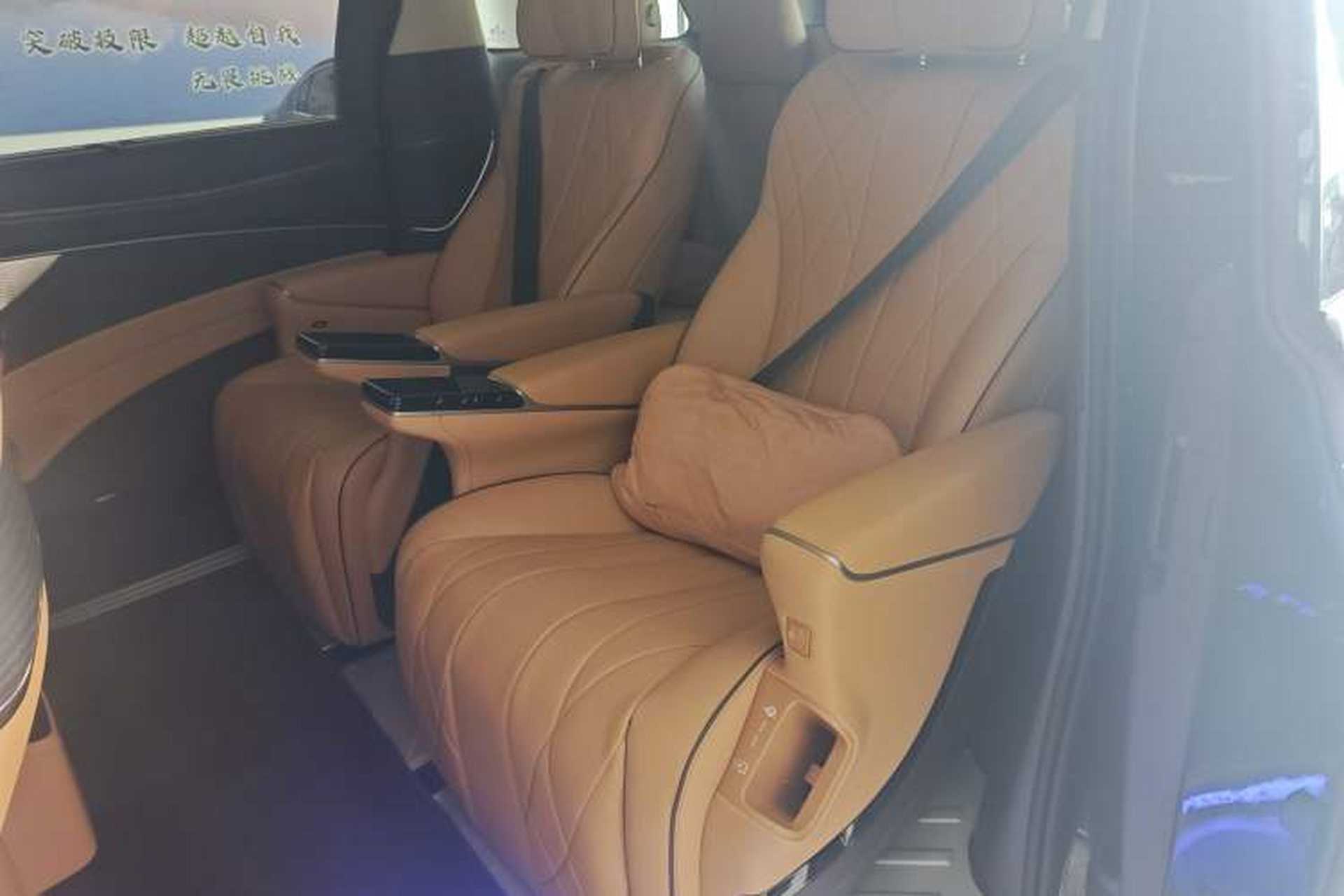 Used Denza D9 2024 DM-i 980 Four-Wheel Drive Prestige Model Interior 4