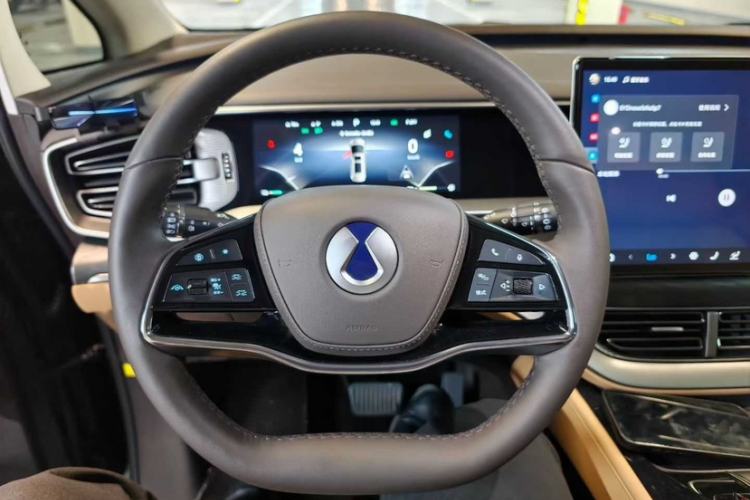 Used Denza D9 2024 DM-i 980 Four-Wheel Drive Prestige Model Interior 5