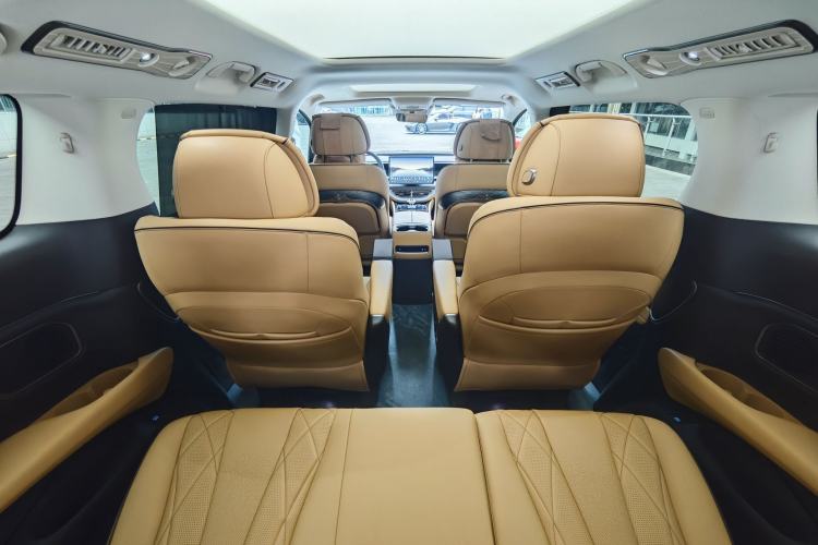 Used Denza D9 2024 DM-i 980 Four-Wheel Drive Prestige Model Interior 6