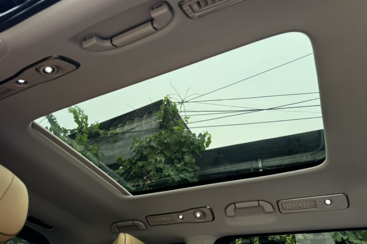 Used Denza D9 2024 DM-i 1050 Luxury Model Interior 7