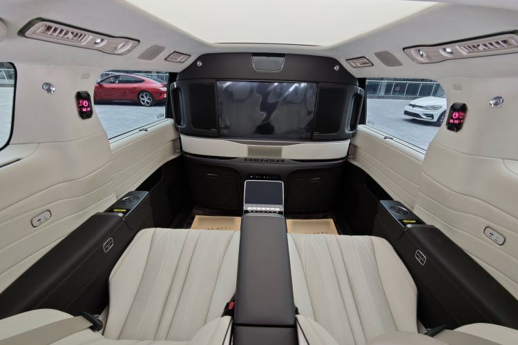 Used Denza D9 2024 PIONEER Four-Seat Pioneer Edition Interior 8