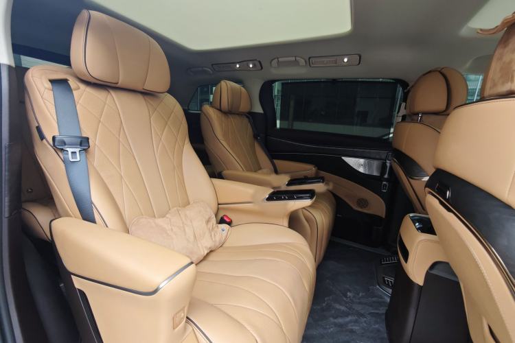 Used Denza D9 2024 DM-i 980 Four-Wheel Drive Prestige Model Interior 8