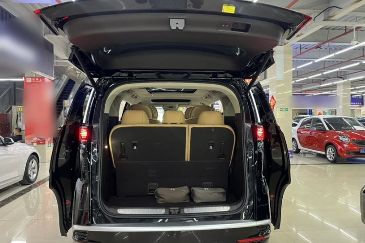 Used Denza D9 2024 DM-i 980 Four-Wheel Drive Prestige Model Interior 9