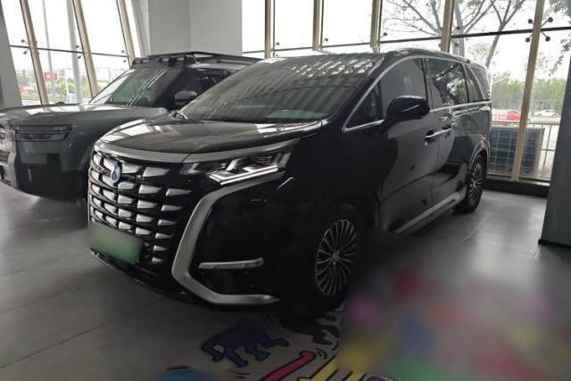 Used Denza D9 2024 DM-i 970 Luxury Model