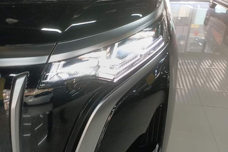 Used Denza D9 2024 EV 620 Premium Model Left Front Headlight