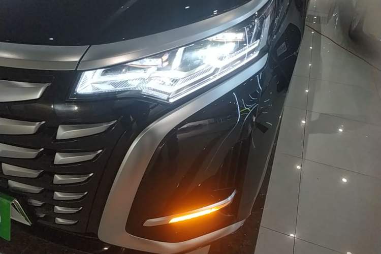 Used Denza D9 2024 DM-i 970 Luxury Model Left Front Headlight