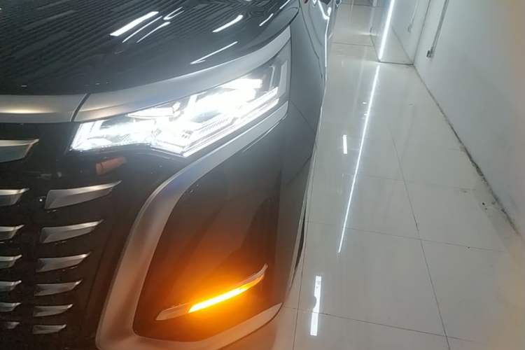 Used Denza D9 2024 DM-i 970 Luxury Model Left Front Headlight