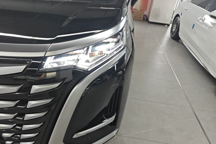 Used Denza D9 2024 DM-i 980 Four-Wheel Drive Prestige Model Left Front Headlight